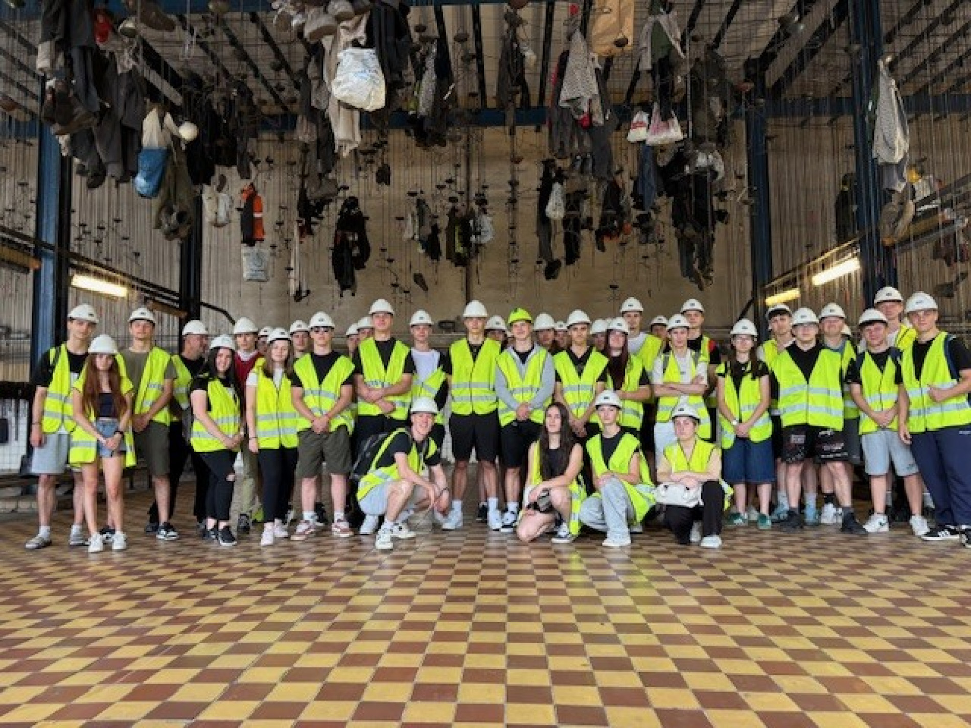 Studenti na exkurzi „Cesta horníka"